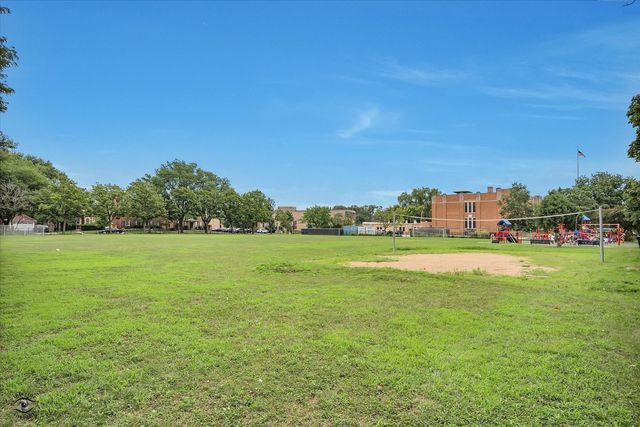 9204 S LEAVITT Street, Chicago, IL 60643