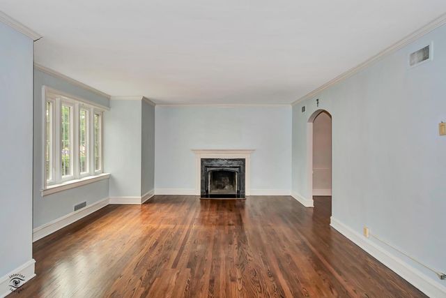 9204 S LEAVITT Street, Chicago, IL 60643