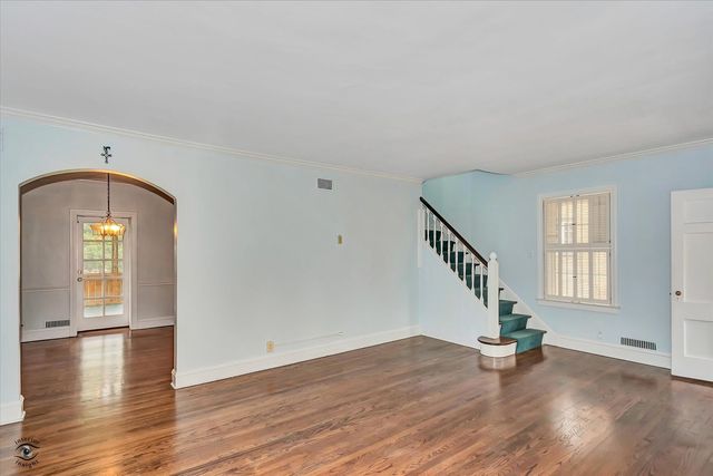 9204 S LEAVITT Street, Chicago, IL 60643