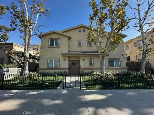 6446 Woodley Avenue 3, Lake Balboa, CA 91406