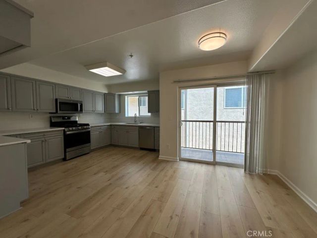 6446 Woodley Avenue 3, Lake Balboa, CA 91406