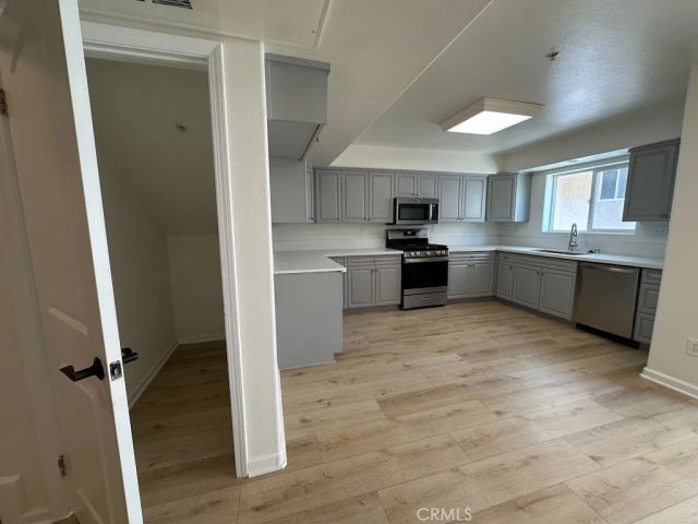 6446 Woodley Avenue 3, Lake Balboa, CA 91406