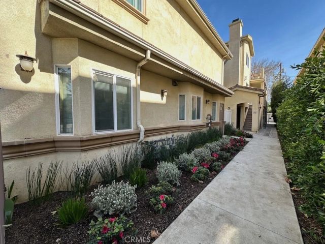 6446 Woodley Avenue 3, Lake Balboa, CA 91406