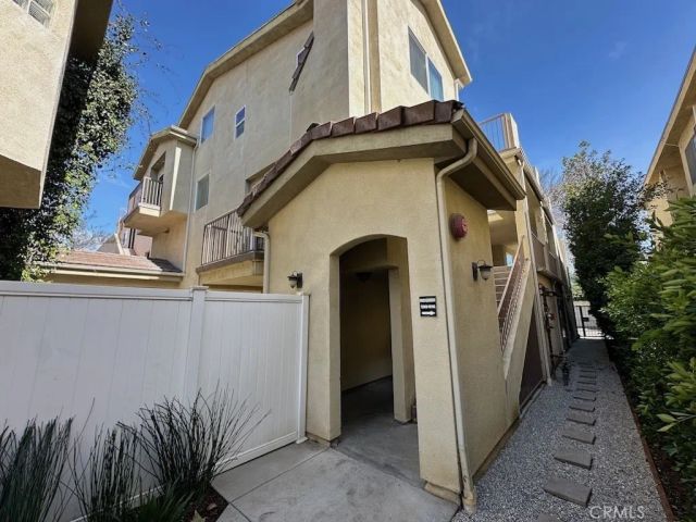 6446 Woodley Avenue 3, Lake Balboa, CA 91406