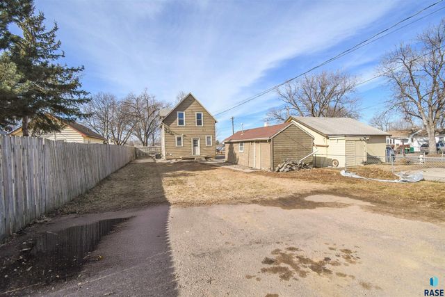 930 N Sherman Ave Avenue, Sioux Falls, SD 57103