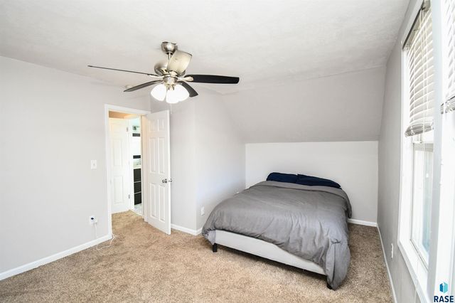 930 N Sherman Ave Avenue, Sioux Falls, SD 57103