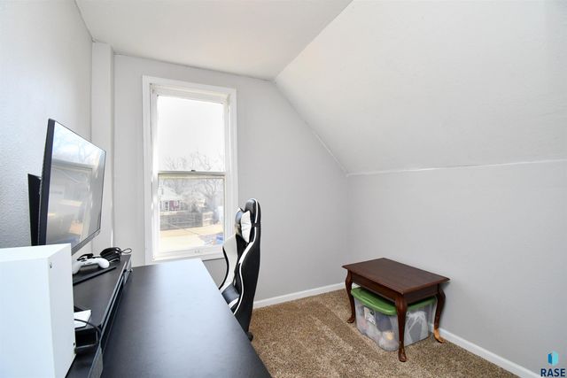 930 N Sherman Ave Avenue, Sioux Falls, SD 57103