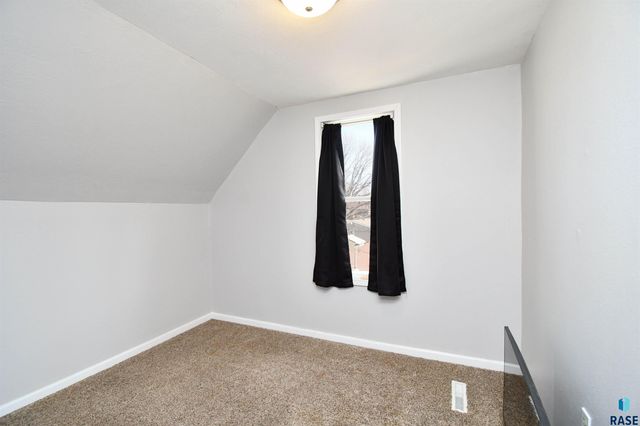 930 N Sherman Ave Avenue, Sioux Falls, SD 57103