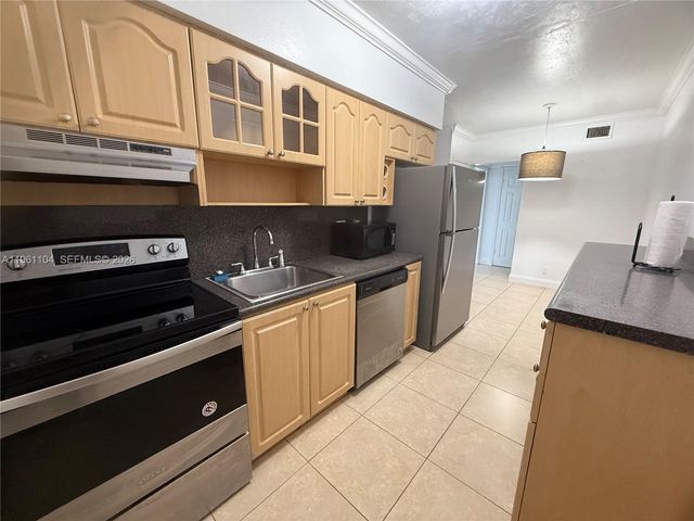 2200 S Ocean Dr N206, Hollywood, FL 33019