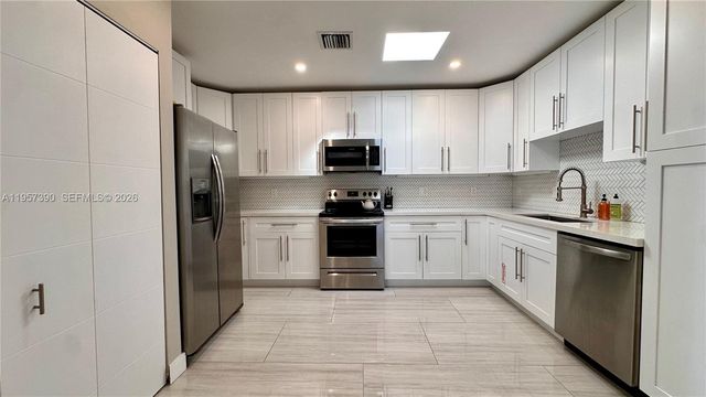 1324 NE 14th Ave, Fort Lauderdale, FL 33304