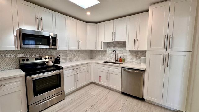 1324 NE 14th Ave, Fort Lauderdale, FL 33304