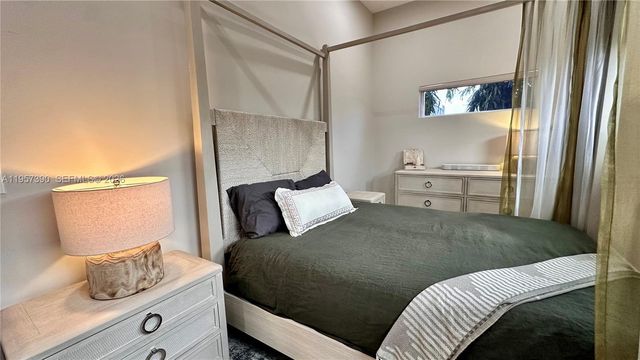 1324 NE 14th Ave, Fort Lauderdale, FL 33304