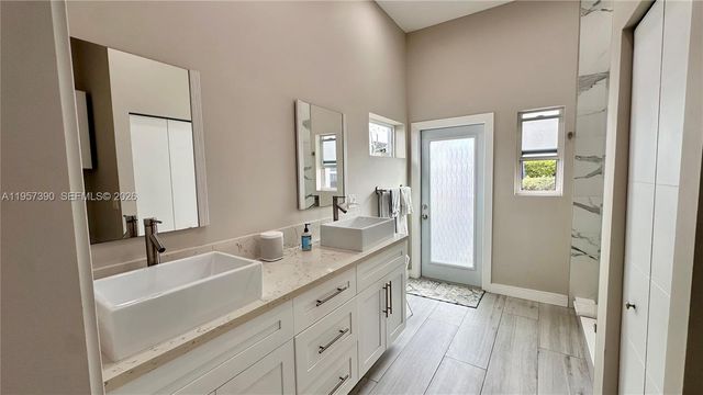 1324 NE 14th Ave, Fort Lauderdale, FL 33304