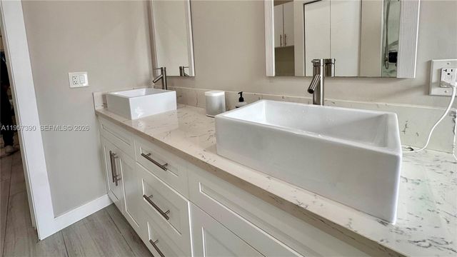 1324 NE 14th Ave, Fort Lauderdale, FL 33304