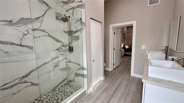 1324 NE 14th Ave, Fort Lauderdale, FL 33304