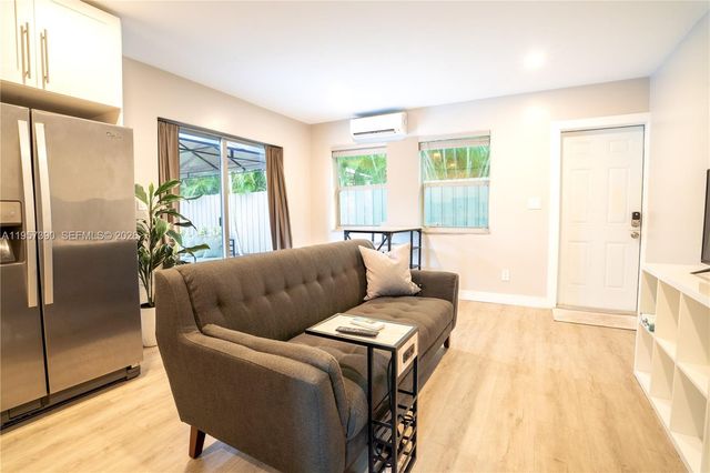 1324 NE 14th Ave, Fort Lauderdale, FL 33304