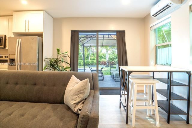 1324 NE 14th Ave, Fort Lauderdale, FL 33304