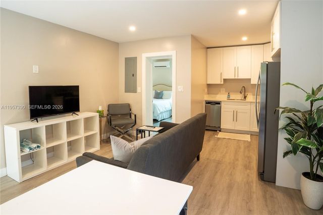 1324 NE 14th Ave, Fort Lauderdale, FL 33304