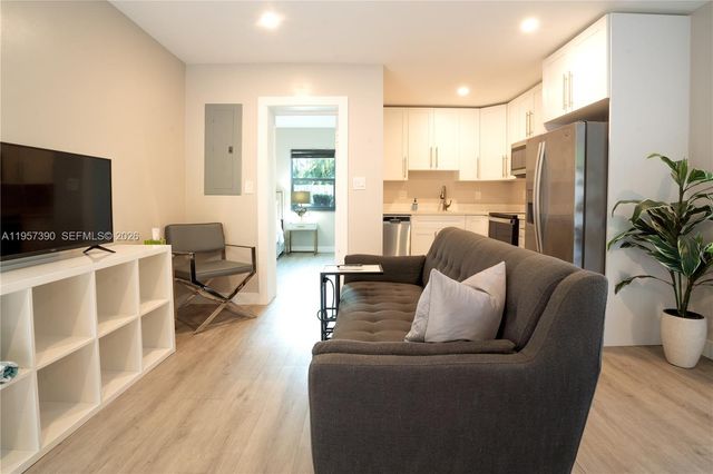 1324 NE 14th Ave, Fort Lauderdale, FL 33304