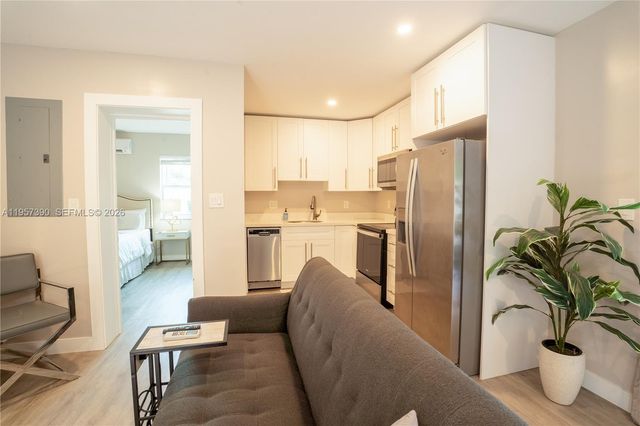 1324 NE 14th Ave, Fort Lauderdale, FL 33304