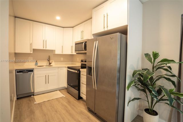 1324 NE 14th Ave, Fort Lauderdale, FL 33304