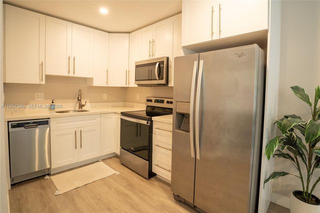 1324 NE 14th Ave, Fort Lauderdale, FL 33304