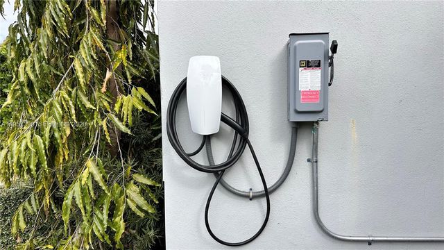 1324 NE 14th Ave, Fort Lauderdale, FL 33304