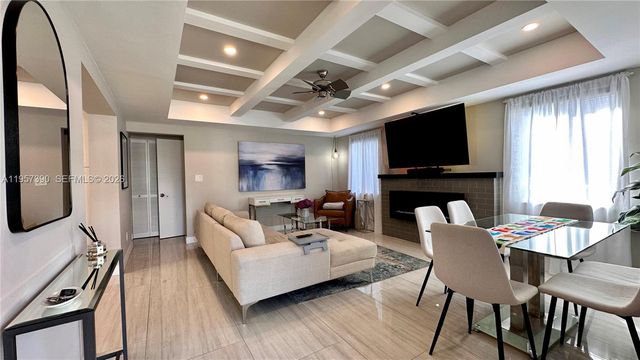 1324 NE 14th Ave, Fort Lauderdale, FL 33304