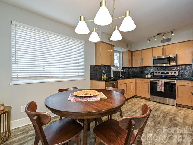 201 N Dotger Avenue C9, Charlotte, NC 28207