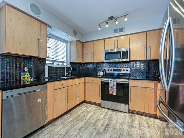 201 N Dotger Avenue C9, Charlotte, NC 28207