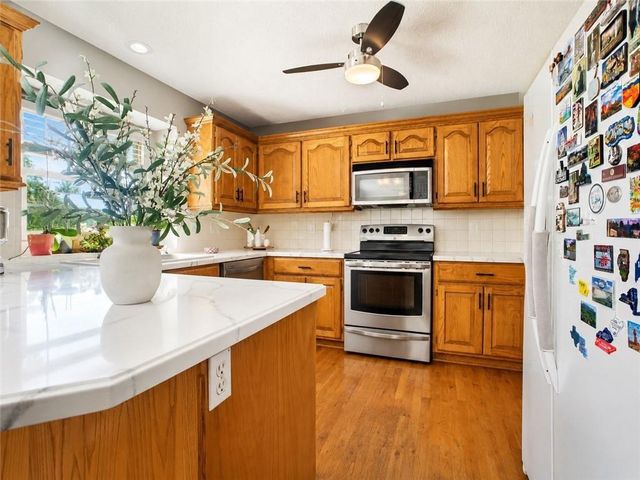 5642 Brownridge Drive, Shawnee, KS 66218