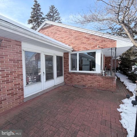 110 HUDSON AVENUE, Chambersburg, PA 17201