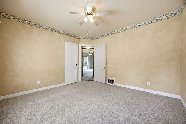 442 4th Avenue, Iowa City, IA 52245