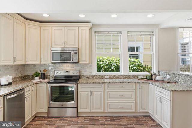 617 N COLUMBUS ST, Alexandria, VA 22314