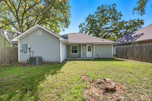 415 W Monterey Street, Denison, TX 75020