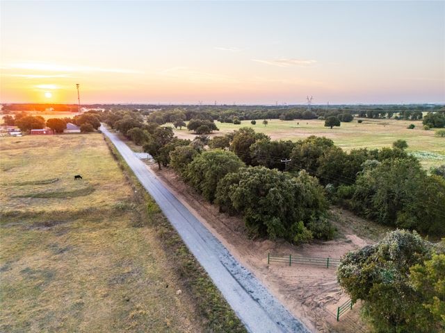 481 County Rd 1650, Chico, TX 76431