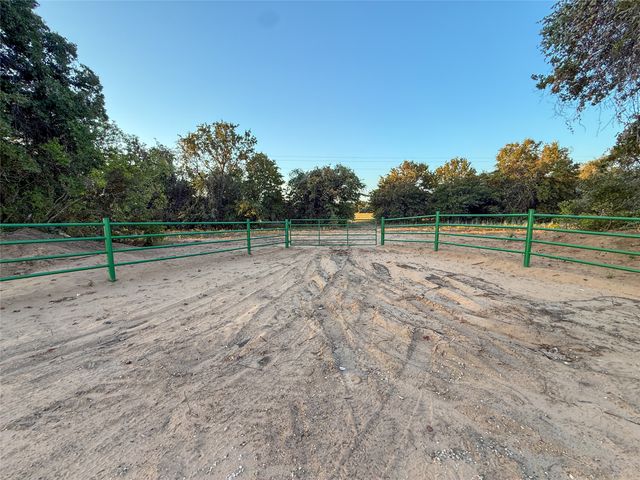 481 County Rd 1650, Chico, TX 76431