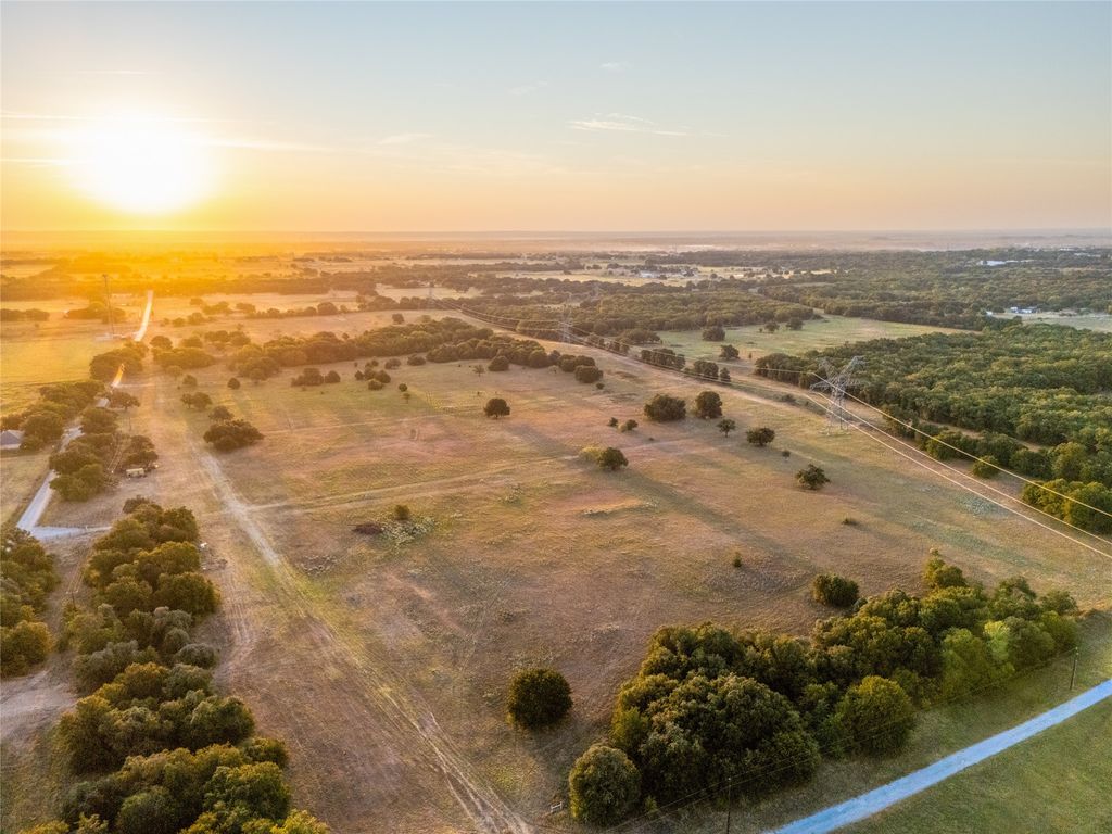 481 County Rd 1650, Chico, TX 76431