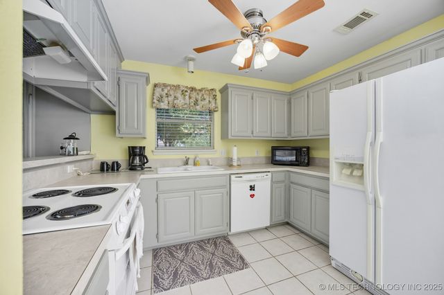 1112 S Marina Drive, Oologah, OK 74053