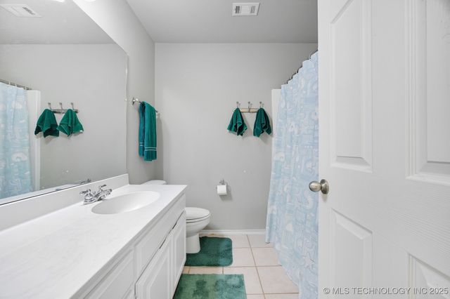 1112 S Marina Drive, Oologah, OK 74053