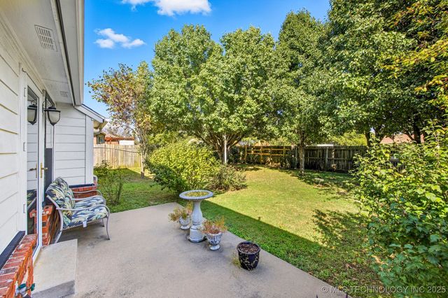 1112 S Marina Drive, Oologah, OK 74053