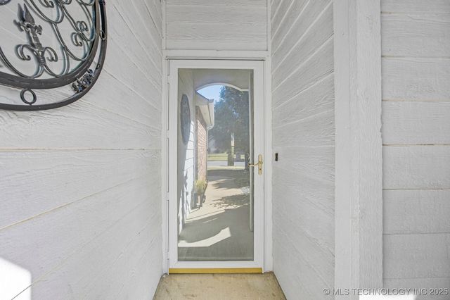 1112 S Marina Drive, Oologah, OK 74053