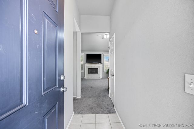 1112 S Marina Drive, Oologah, OK 74053