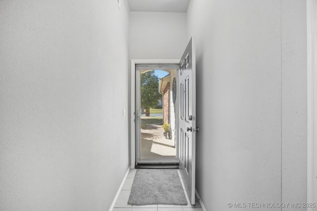 1112 S Marina Drive, Oologah, OK 74053