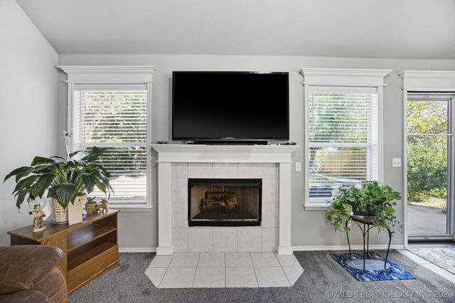 1112 S Marina Drive, Oologah, OK 74053