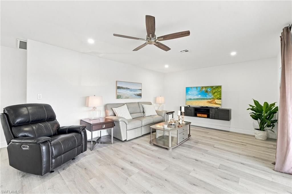 105 Harrison RD 2, NAPLES, FL 34112 — photo 3