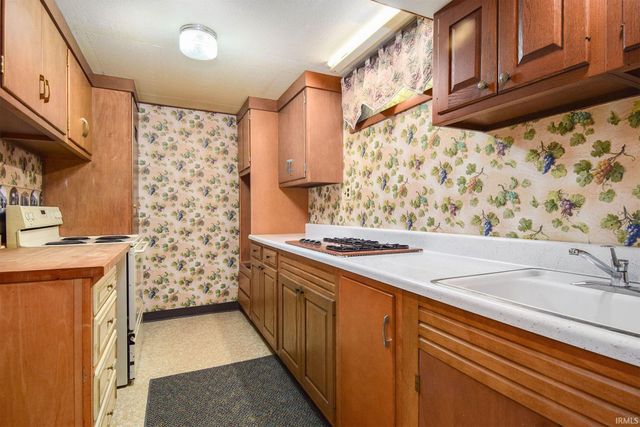 516 S Shumaker Drive, Bremen, IN 46506