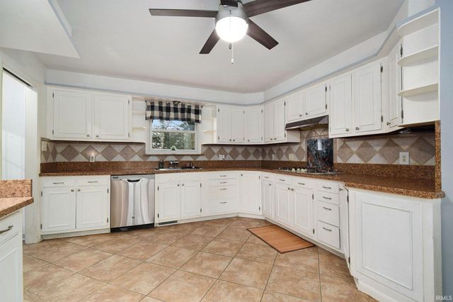 516 S Shumaker Drive, Bremen, IN 46506