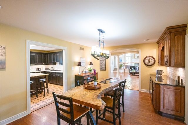 811 Rockwood Ave, Mt Lebanon, PA 15234