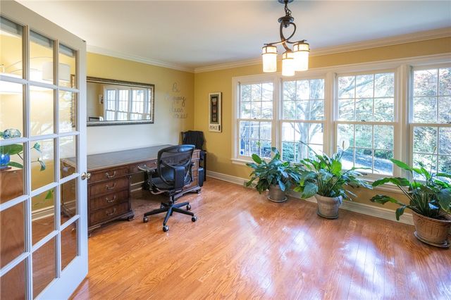 811 Rockwood Ave, Mt Lebanon, PA 15234